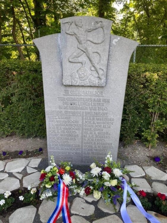 Hoeksche Waards Oorlogsmonument 3e Grensbataljon Blijft In