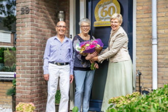 Felicitaties voor diamanten echtpaar Van der Stel-Legerstee uit Heinenoord