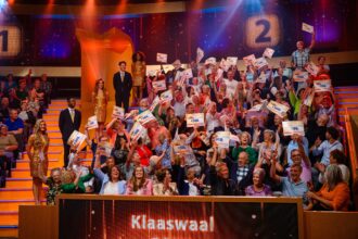 Inwoners Klaaswaal winnen 25.000 euro bij Postcode Loterij Miljoenenjacht - Foto Postcode Loterij