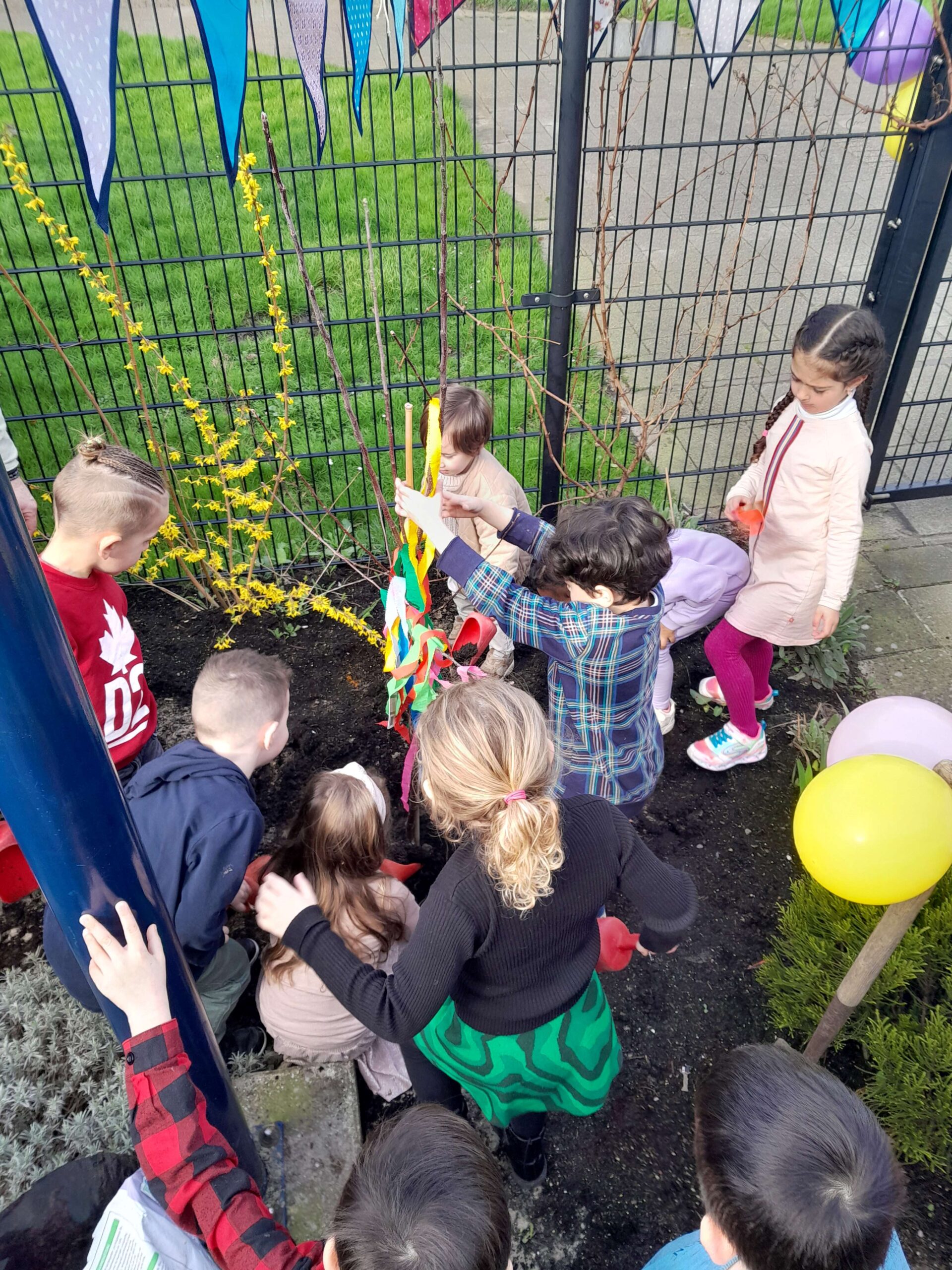 Feestelijke Opening Kinderdagverblijf En Peuterspeelzaal De Wereld Op ...